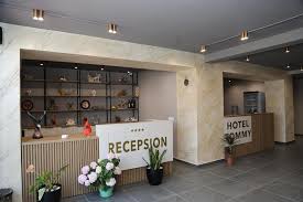 Kalpazo Hotel Tommy beachfront hotel Durrës Albania