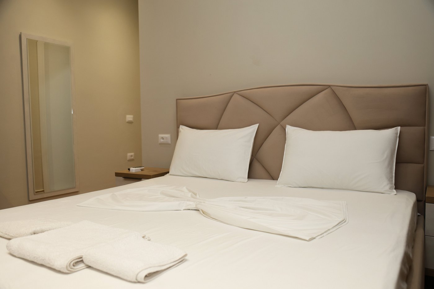 Kalpazo Hotel Tommy beachfront accommodation Durres Albania